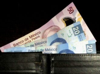 Gobierno, patrones y obreros acuerdan un incremento de 22%