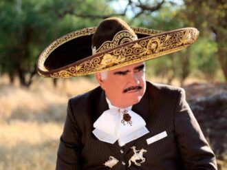 Famosos, políticos y empresarios lamentan muerte de Vicente Fernández