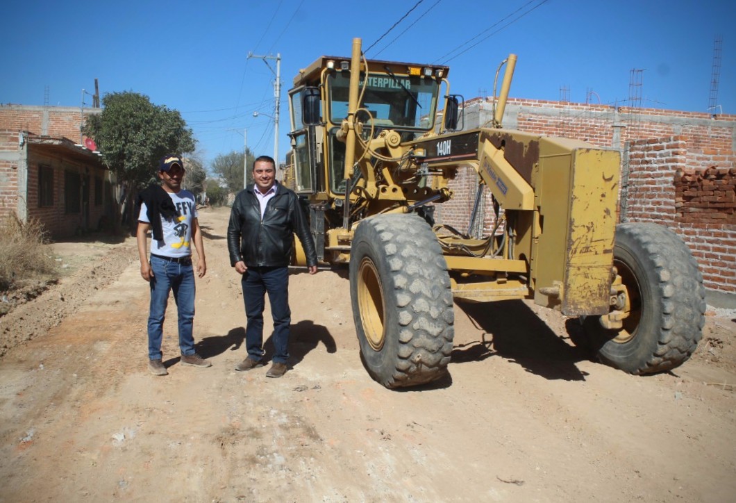 Inicia pavimentación de la calle San Felipe