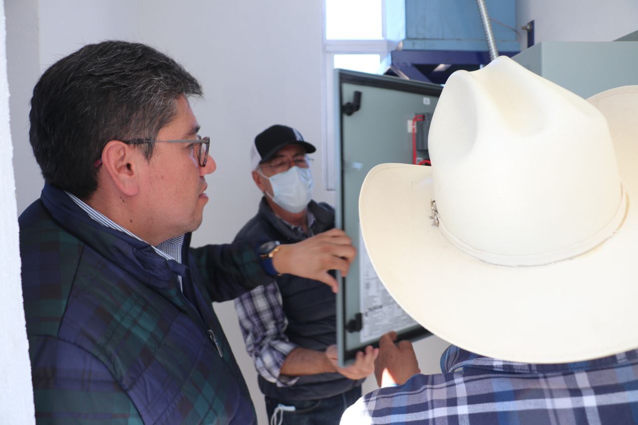 Avanza abastecimiento de agua potable en la colonia Hidalgo