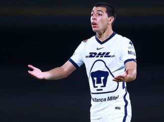 Erik Lira se olvida de Pumas
