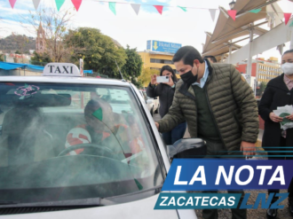 Transportistas y transeúntes reciben insumos sanitarios