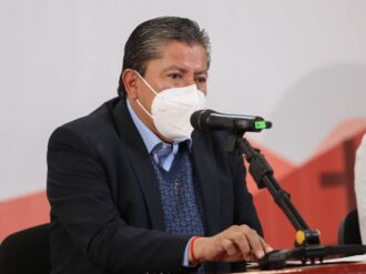 Pide David Monreal la regularización de autos “chocolate”