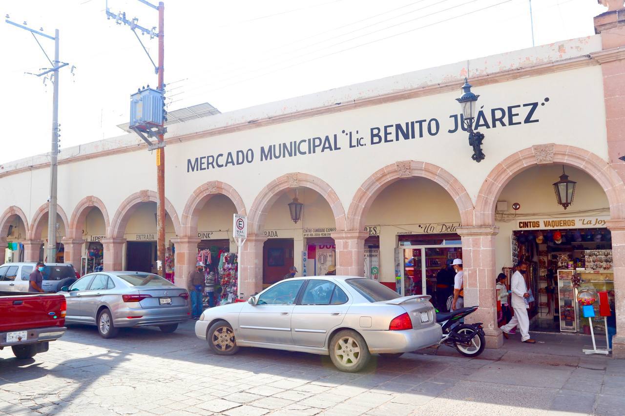 Mejoran infraestructura del mercado Benito Juárez