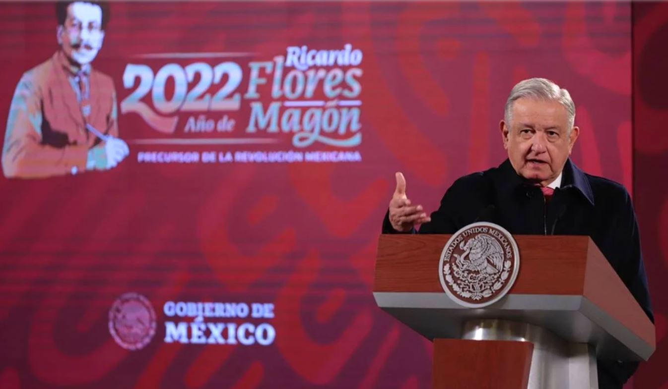 AMLO exhibe a Tecnológico de Monterrey por despidos para no pagar prestaciones