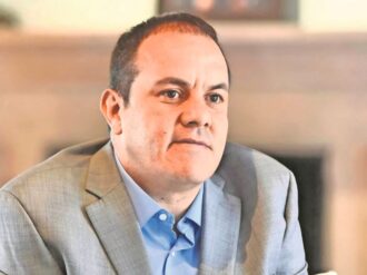 Tras asesinato de alcalde de Xoxocotla, dejan mantas a Cuauhtémoc Blanco; «me dan risa», responde