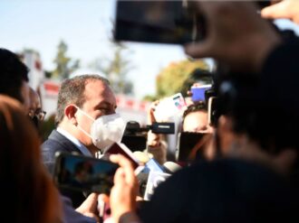 Tras negar foto con narcos, lanzan amenaza contra Cuauhtémoc Blanco