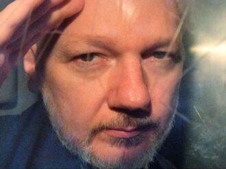 Difunden carta que AMLO envío a Trump en donde ruega indulto para Julian Assange