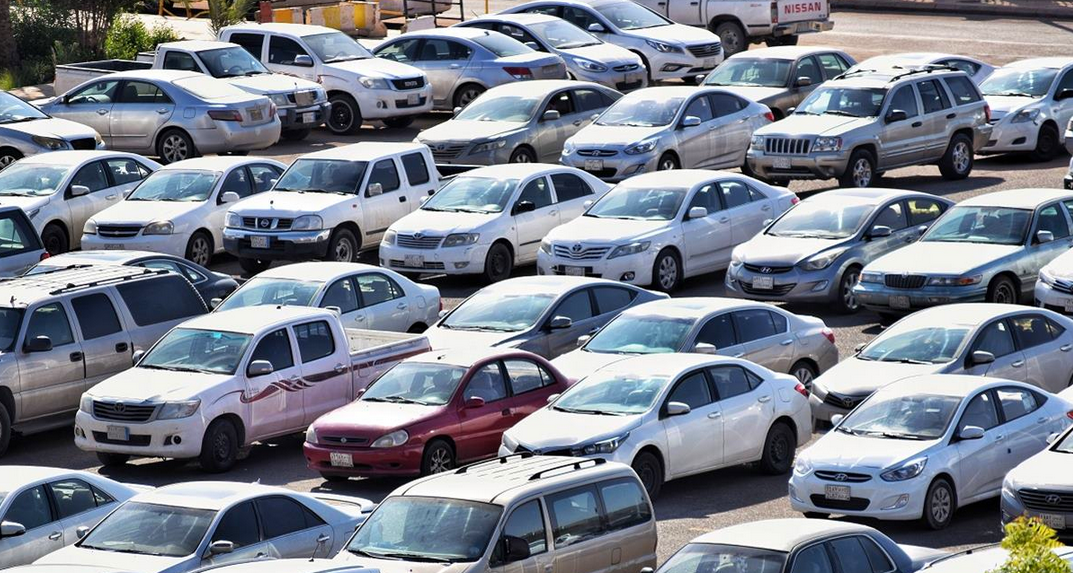 Gobierno amplía antigüedad para legalizar «autos chocolate»