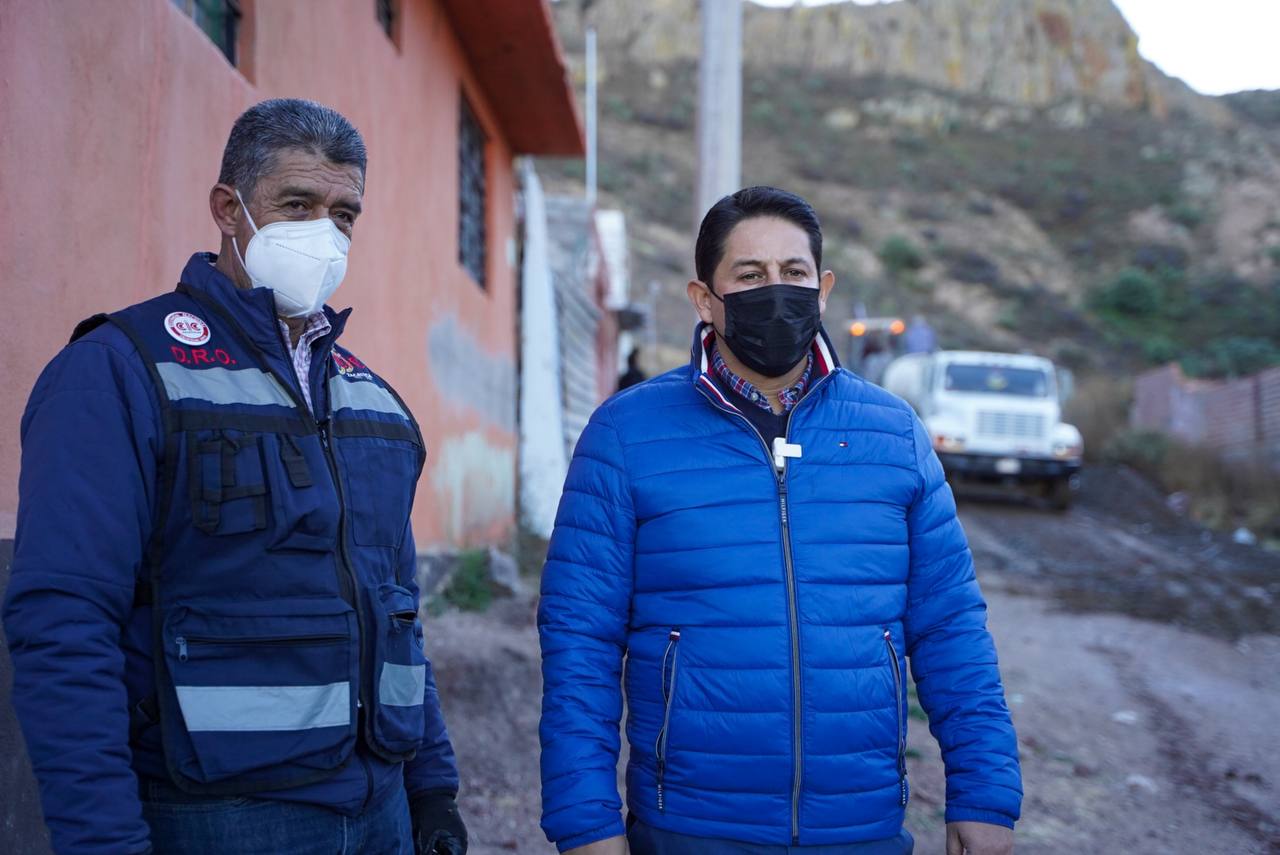 Interviene servicios públicos municipales de Zacatecas calles de la colonia Carlos Hinojosa Petit