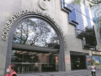 Conacyt suspenderá becas por participar en protestas y por embarazarse