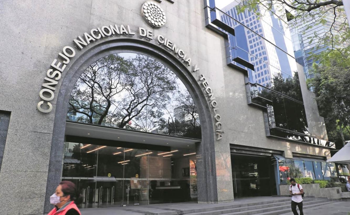 Conacyt suspenderá becas por participar en protestas y por embarazarse