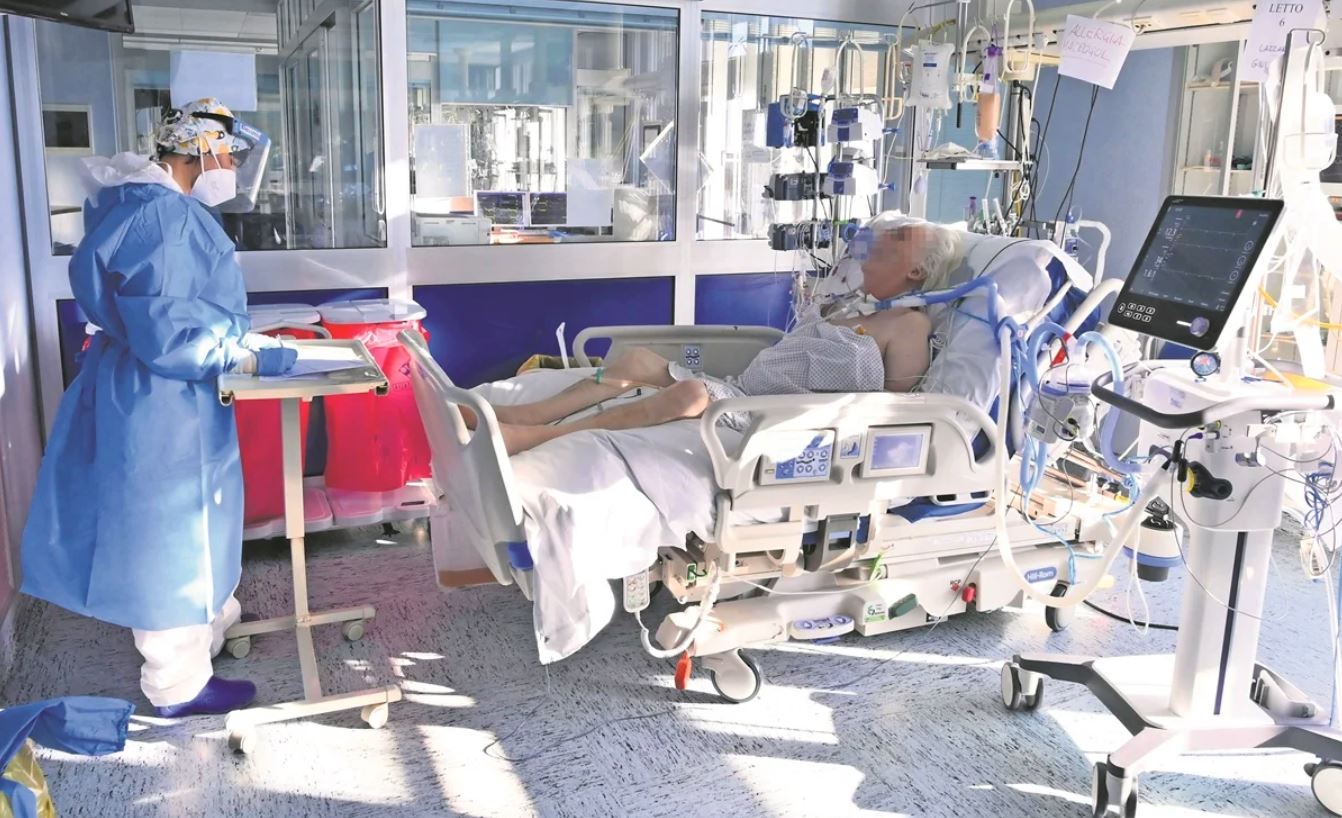 Variante ómicron se convierte en una pesadilla incontrolable