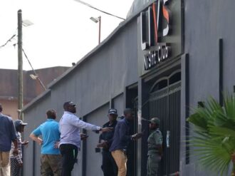 Al menos 16 muertos tras incendio en club nocturno de Camerún