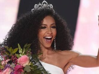 Miss USA 2019 se quita la vida tirándose de un piso 60