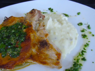Chuletas al mojo con cilantro