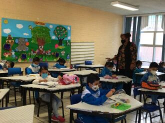 Suman 11 estados que posponen clases presenciales por ómicron
