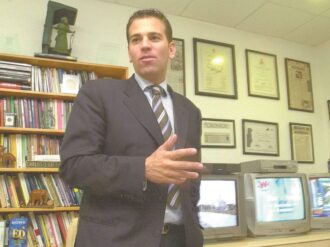 El periodista Carlos Loret de Mola tiene Covid-19