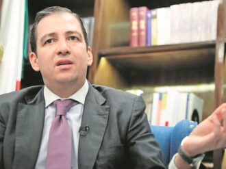 Esposa de magistrado José Luis Vargas compra casa de 3 mdd en EU