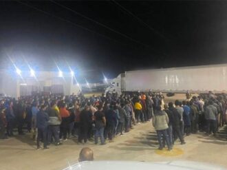 INM rescata a 359 migrantes centroamericanos hacinados en tractocamión