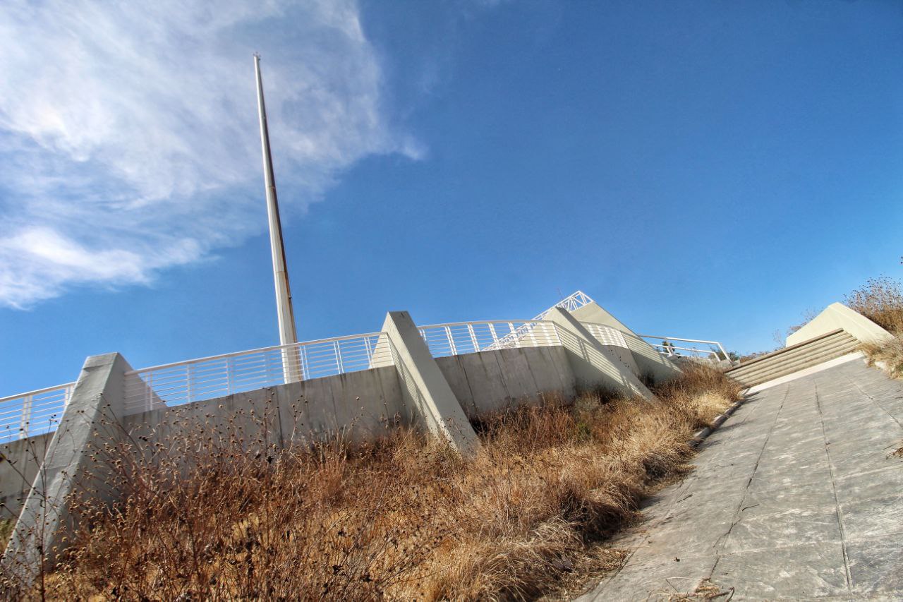 En el olvido, el astabandera