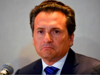 Ordenan liberar a Lozoya, pero permanecerá en prisión