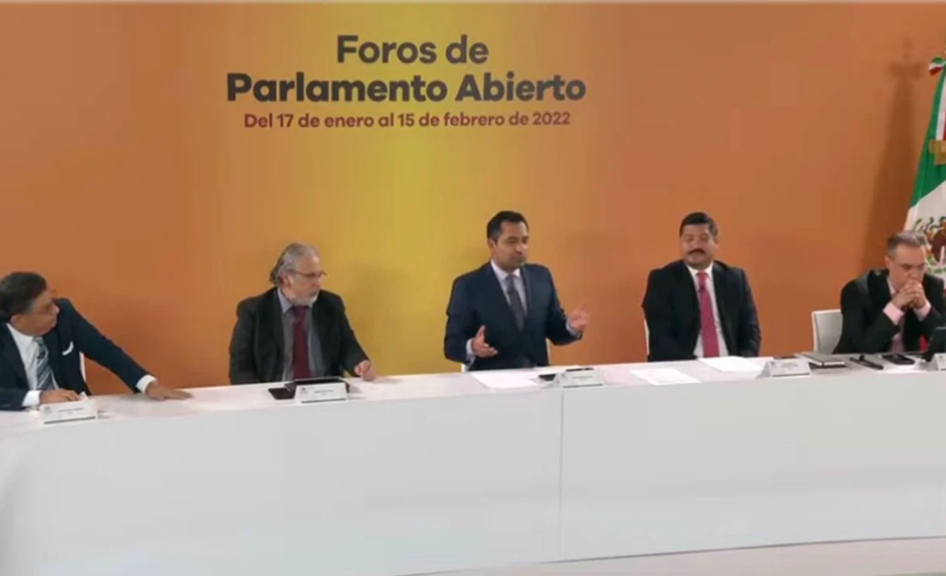 Expertos se confrontan por “grotesca reforma” de EPN en foro sobre reforma eléctrica de AMLO