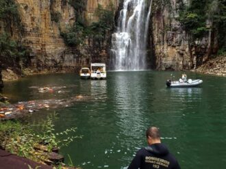 Suman 8 muertos tras desprendimiento de roca en cañón de Brasil