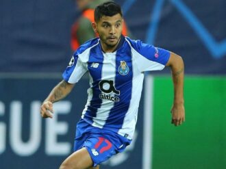 Tecatito Corona llega a un acuerdo para fichar con el Sevilla