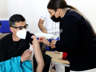 Personal de salud de Zacatecas recibe dosis de refuerzo de vacuna contra Covid-19