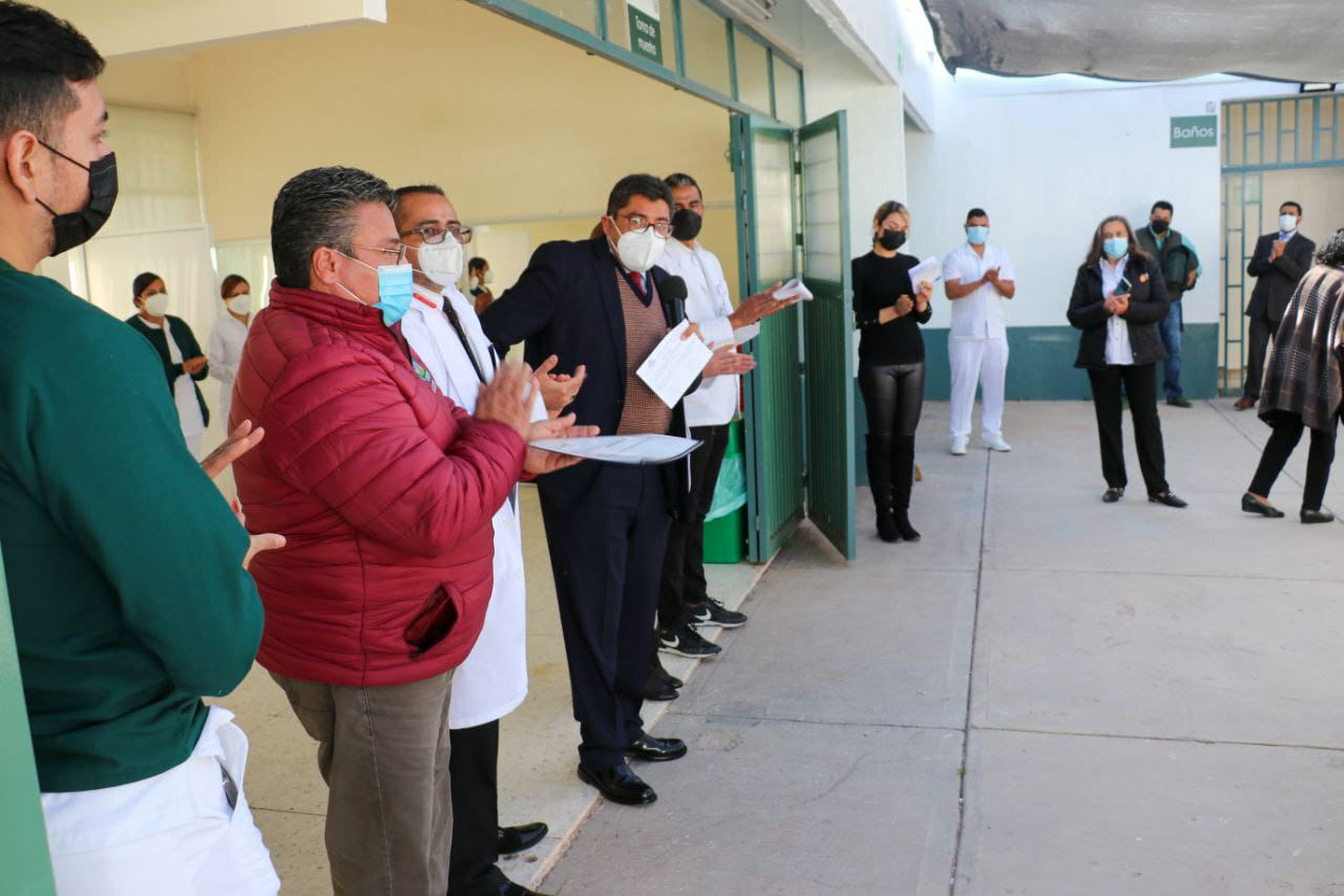 Saúl Monreal inaugura módulo de atención respiratoria del IMSS