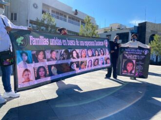 Desafían todo en la búsqueda de sus seres queridos