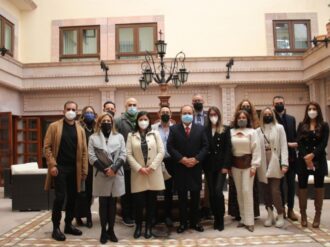 Gobierno y organizadores de eventos sociales se coordinan para reforzar medidas sanitarias sin afectar la economía