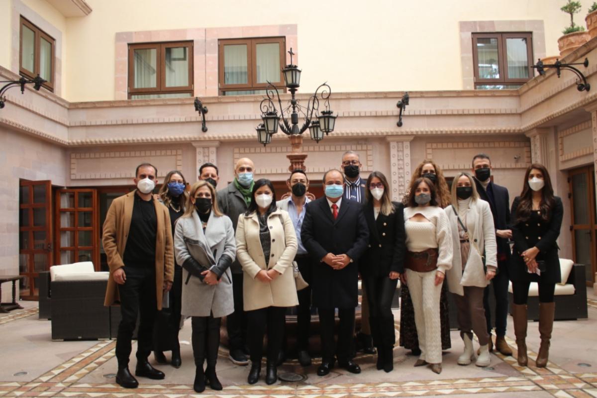 Gobierno y organizadores de eventos sociales se coordinan para reforzar medidas sanitarias sin afectar la economía