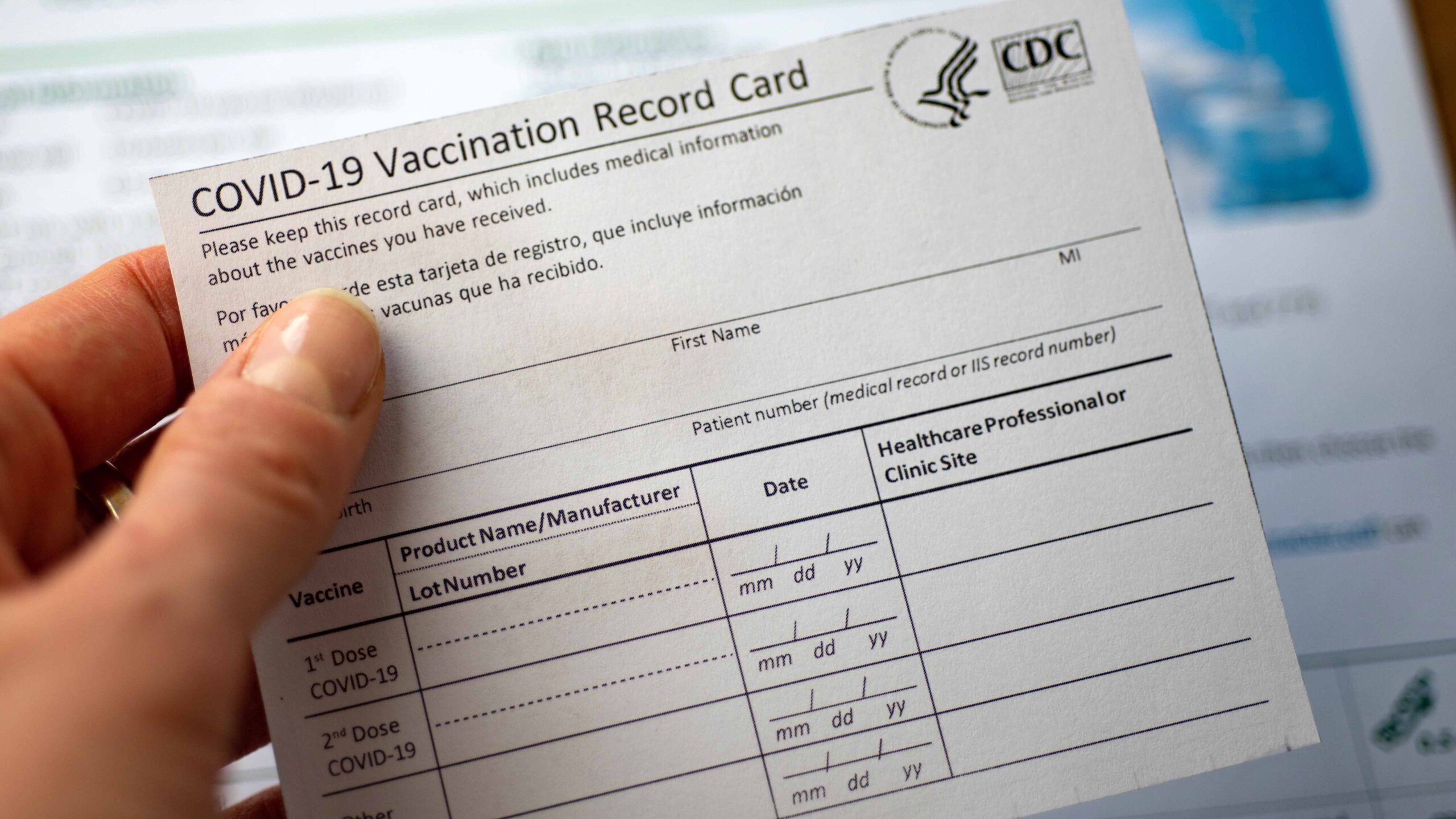 Reino Unido dejará de pedir prueba Covid a viajeros que presenten vacunación completa
