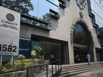 Conacyt suspenderá becas por participar en protestas