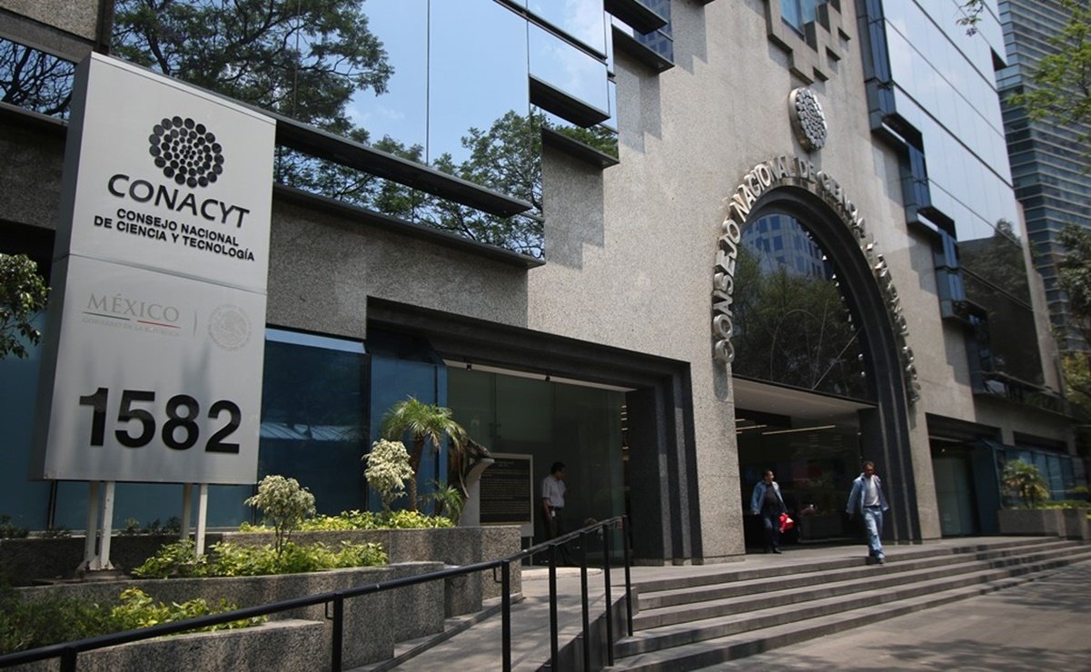 Conacyt suspenderá becas por participar en protestas