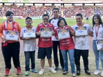 Dr. Sonrisas no baja la guardia pese a pandemia y falta de medicamentos