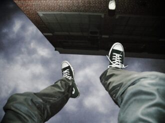 Confinamientos antiCovid disparan sentimiento suicida en Holanda