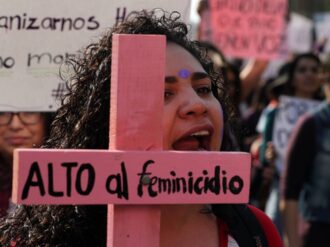 Senadores urgen frenar violaciones y feminicidios en sector turístico