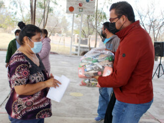 Reparten apoyos alimentarios en San Luis de Custique