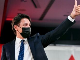 Justin Trudeau da positivo a Covid-19; se encuentra aislado