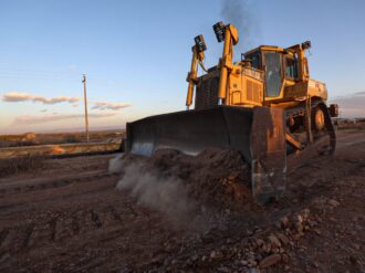 Asegura el gober que invierte $250 millones en carreteras