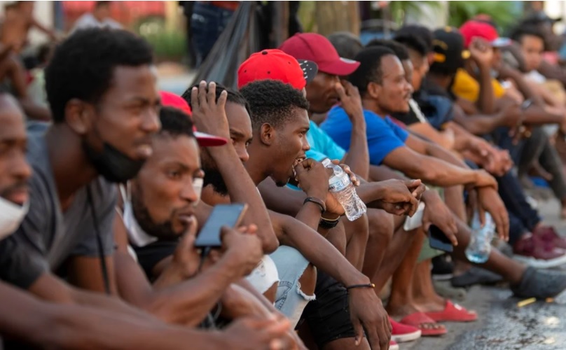 Durante 2021, EU arrestó a más de 2 millones de migrantes que ingresaron ilegalmente desde México