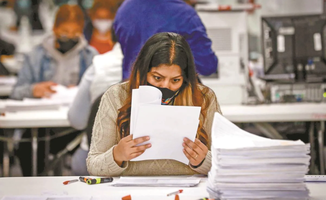 Reportan anomalías en firmas para revocación