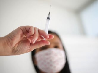 Chile inicia aplicación de la cuarta dosis de vacuna antiCovid