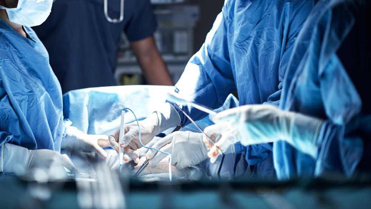 Covid-19: niegan trasplante de corazón a hombre que decidió no vacunarse