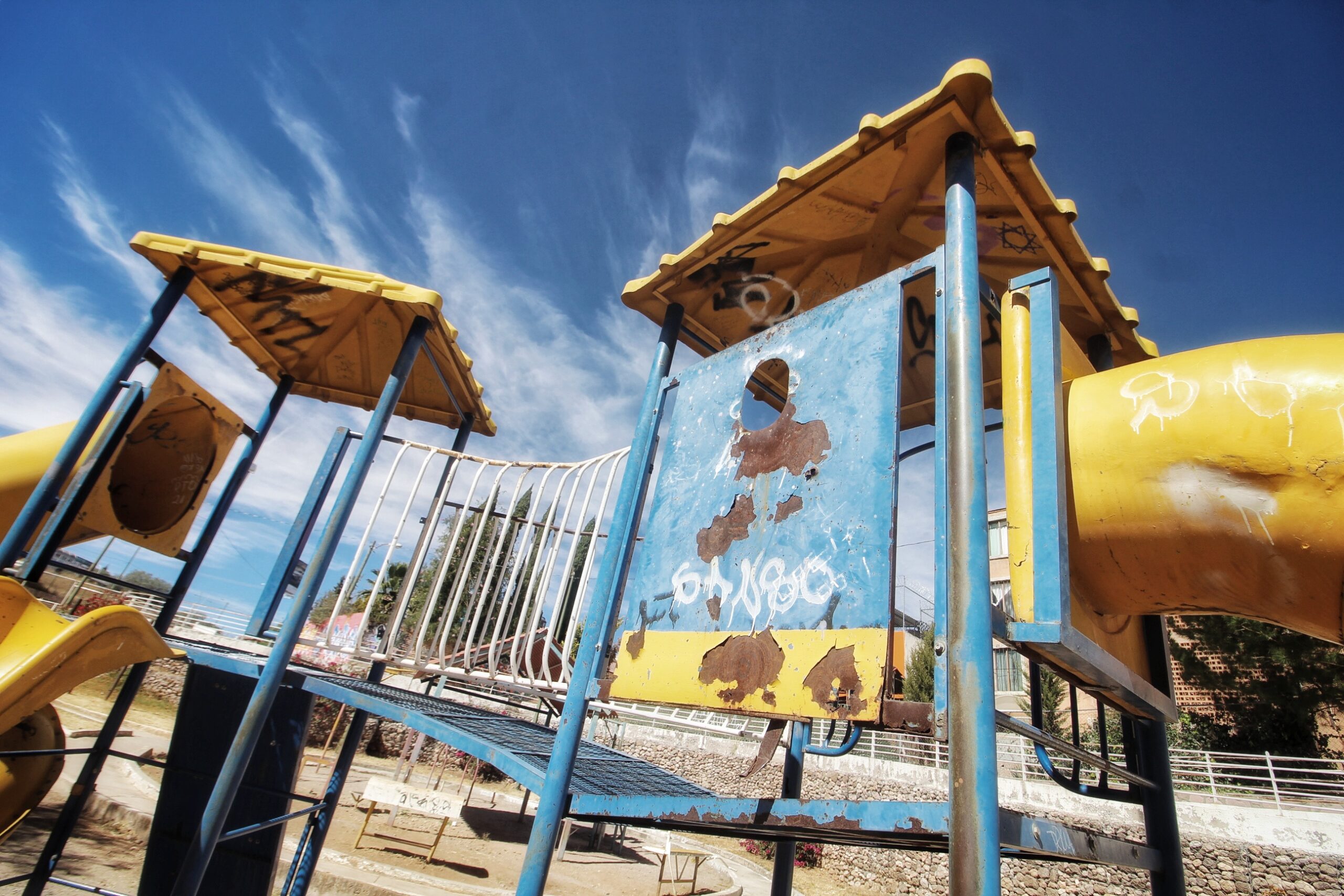 En el abandono, parques recreativos de Guadalupe