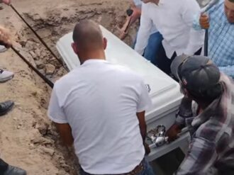 Dan el último adiós a Valeria; exigen justicia