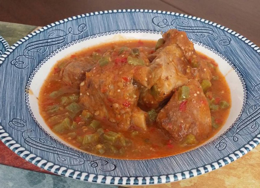 Nopalitos con costilla de cerdo